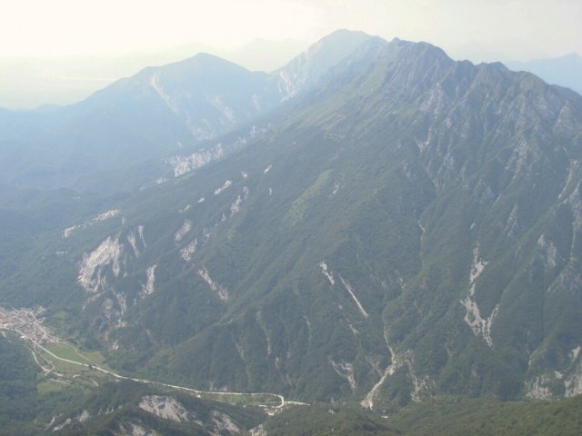 Champon - naprej letijo le najboljši